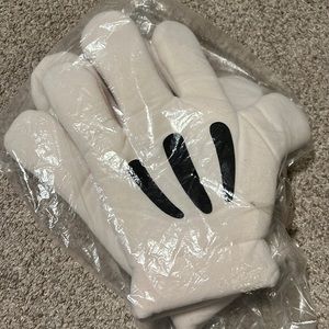 Disney Mickey Mouse plush gloves
